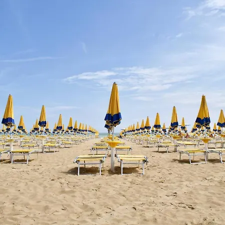Ferienwohnung Marconi Deluxe Lido di Jesolo Exterior foto