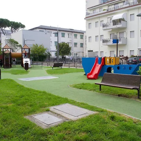 Ferienwohnung Marconi Deluxe Lido di Jesolo Exterior foto